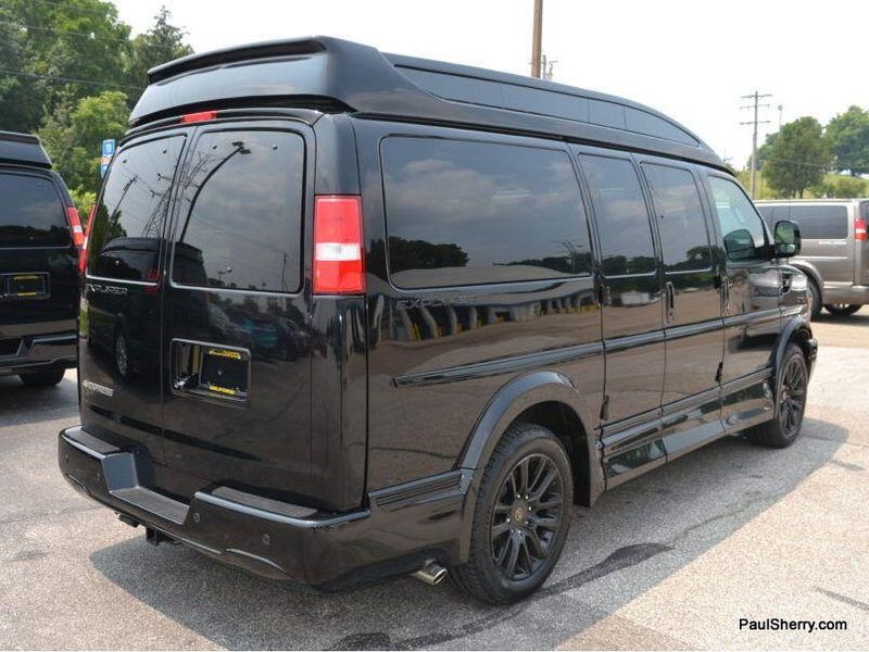 2021 Chevrolet Express 2500 Cargo photo 2