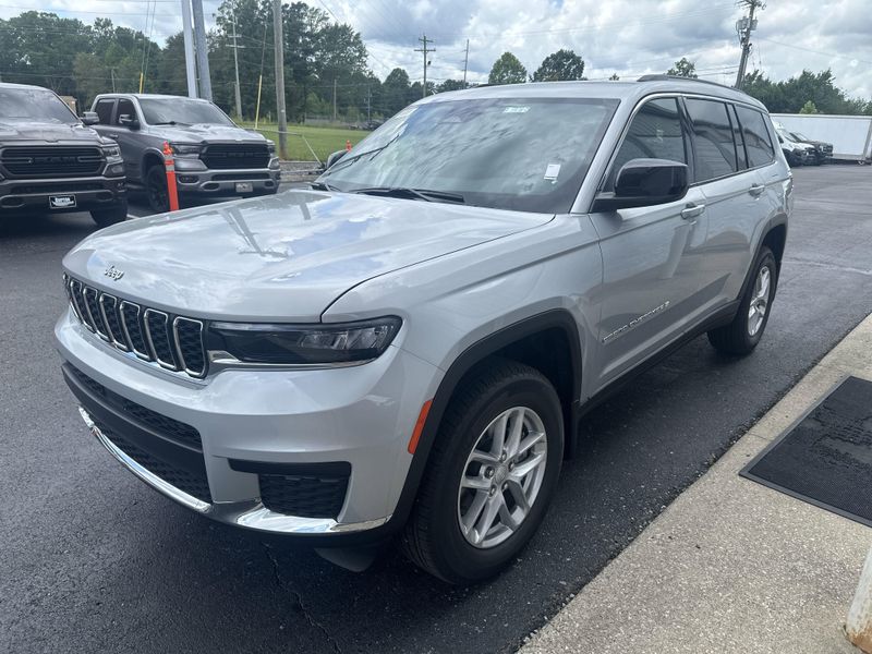 New 2025 Jeep Grand Cherokee L Laredo X 4x4Image 1