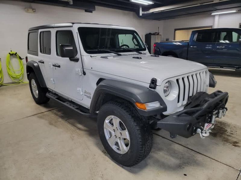 2018 Jeep Wrangler Unlimited Sport S photo 3