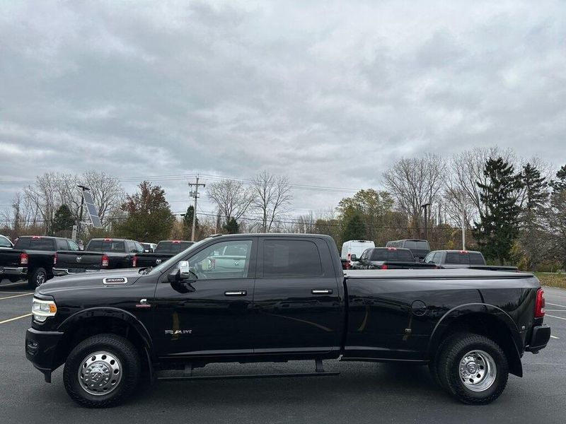 2019 RAM 3500 LaramieImage 10