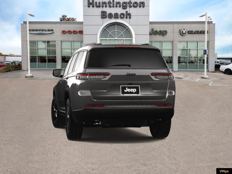 2024 Jeep Grand Cherokee L Altitude 4x2Image 13