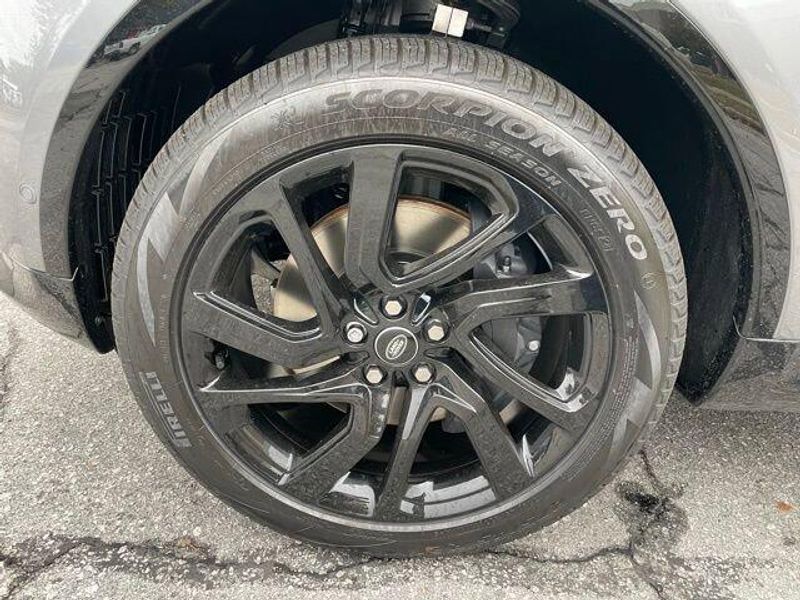 Used 2025 Land Rover Discovery Dynamic SE