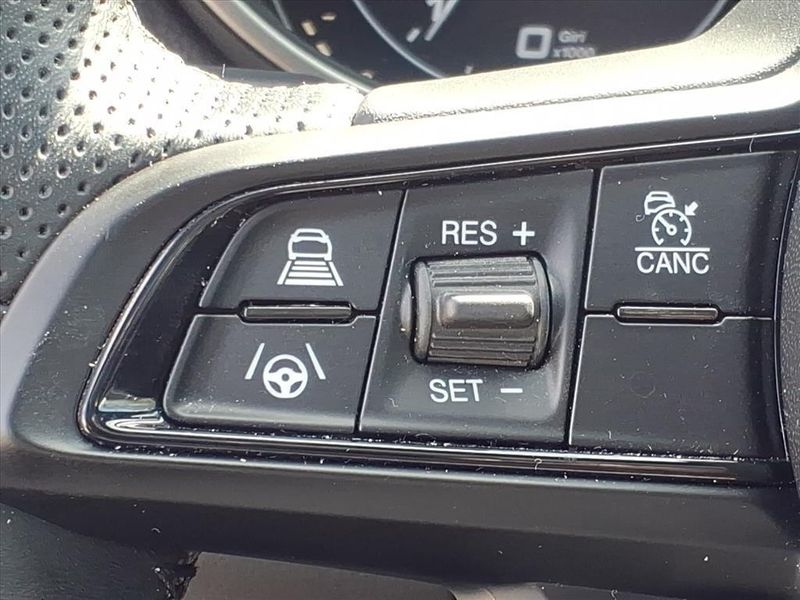 Used 2022 Alfa Romeo Giulia TiImage 18