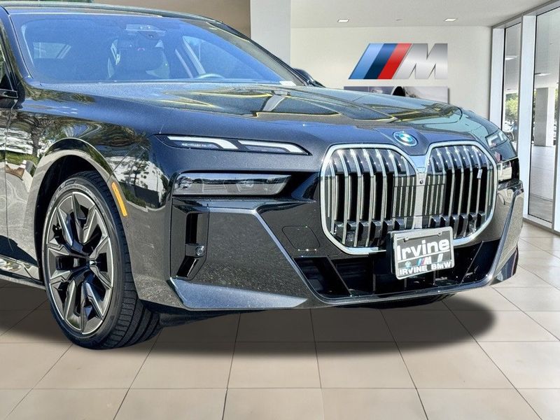 2023 BMW i7 xDrive60Image 3