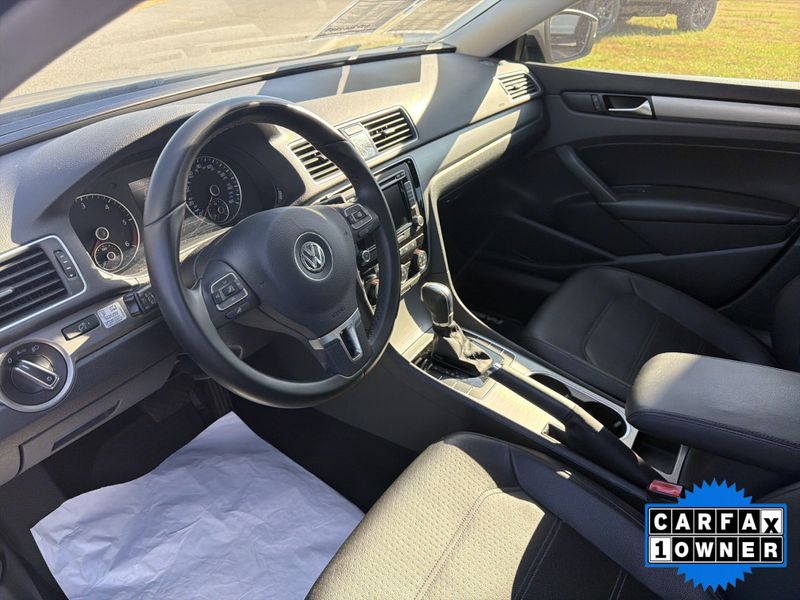 Used 2014 Volkswagen Passat TDI SE w/SunroofImage 19