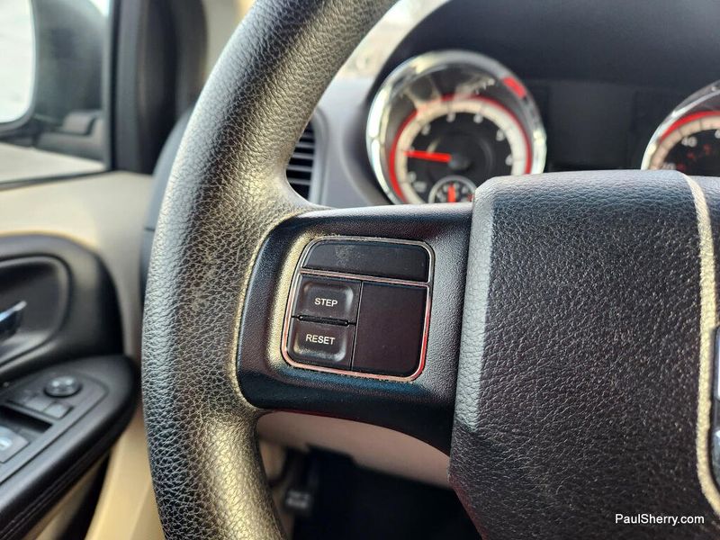 Used 2015 Dodge Grand Caravan SE