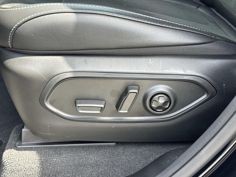 New 2026 Jeep Grand Cherokee Laredo Altitude 4x4