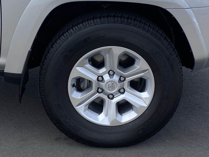 2022 Toyota 4Runner SR5 PremiumImage 10