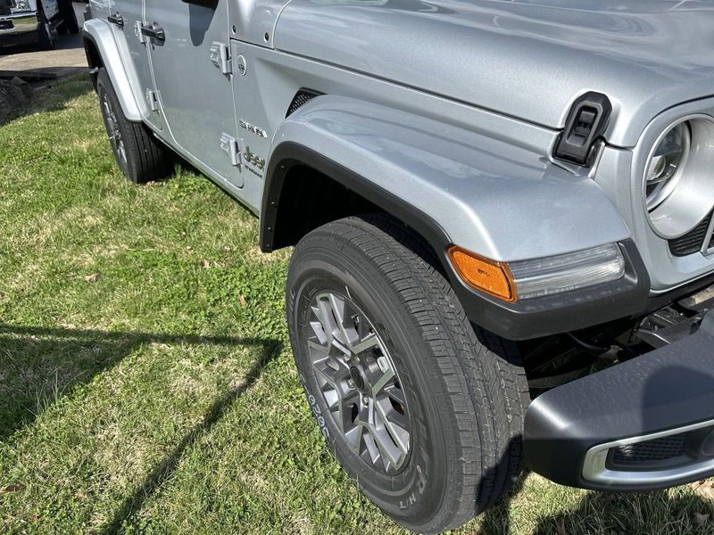 2024 Jeep Wrangler 4-door SaharaImage 4