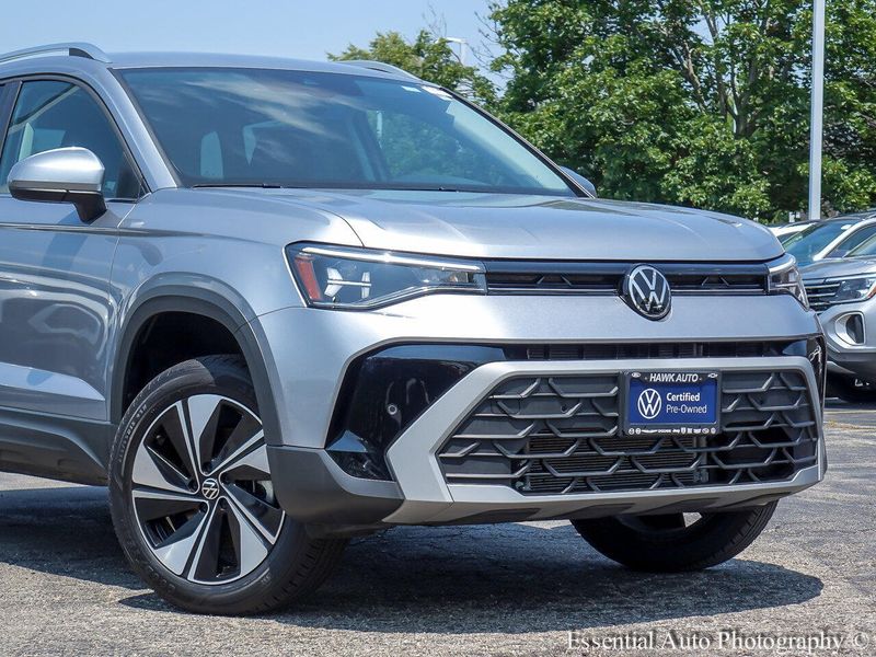 2025 Volkswagen Taos SE photo 2