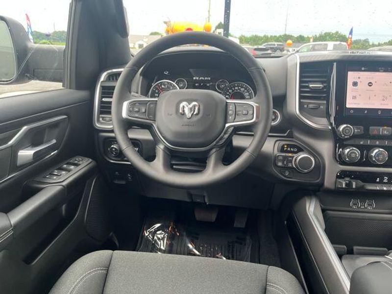 2025 RAM 1500 Big Horn Crew Cab 4x4 5'7' Box