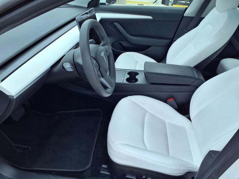 2021 Tesla Model 3 Long RangeImage 19