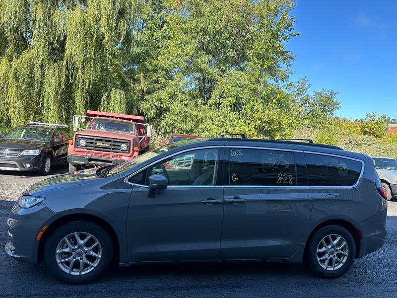 2022 Chrysler Pacifica Touring LImage 8