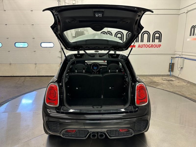 2016 MINI Hardtop BaseImage 16