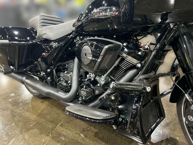Used 2025 Harley-Davidson ROAD GLIDE Image 24