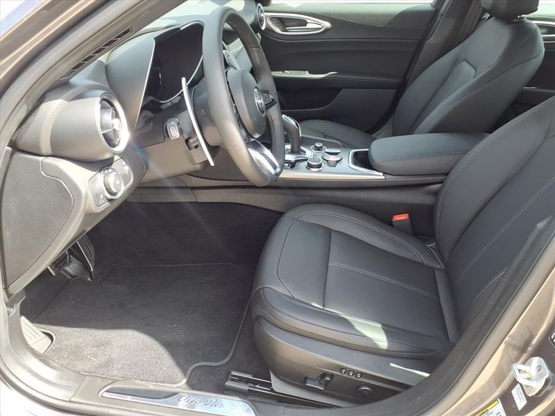 New 2025 Alfa Romeo Giulia AWDImage 16