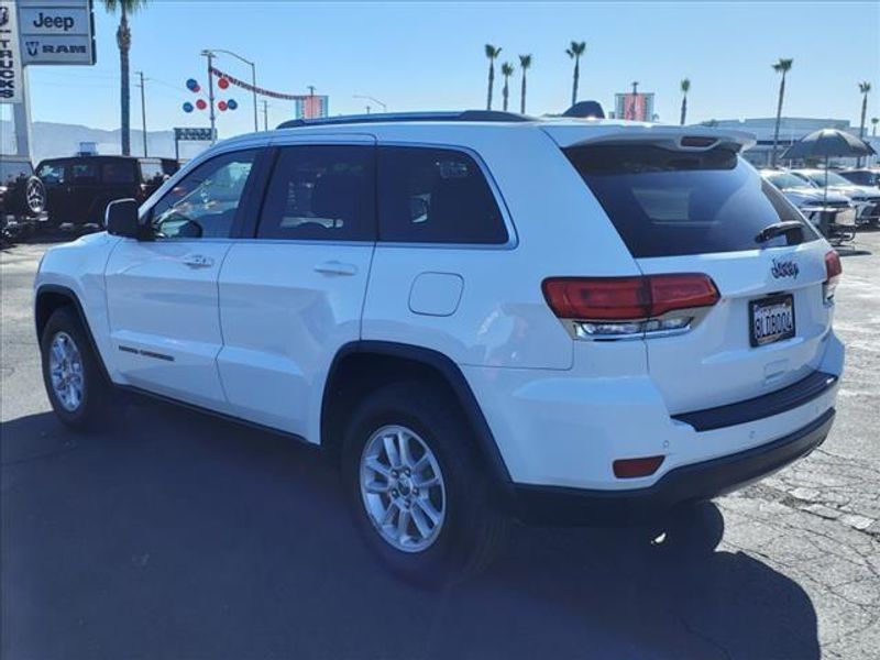 2019 Jeep Grand Cherokee Laredo EImage 3