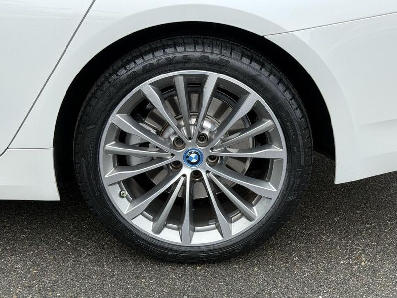 Used 2023 BMW 5 Series 530e iPerformanceImage 16
