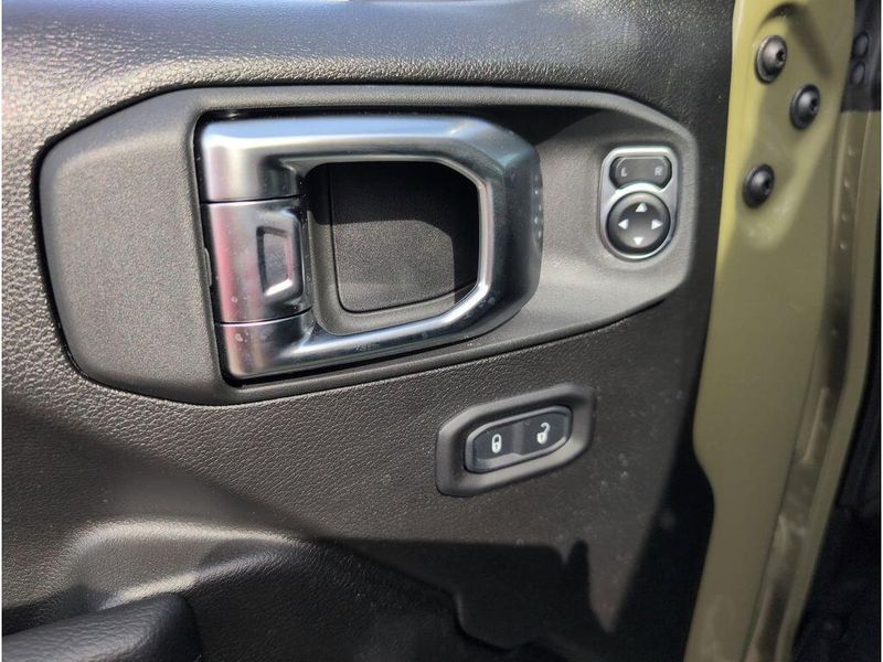 New 2026 Jeep Gladiator Willys 4x4Image 13
