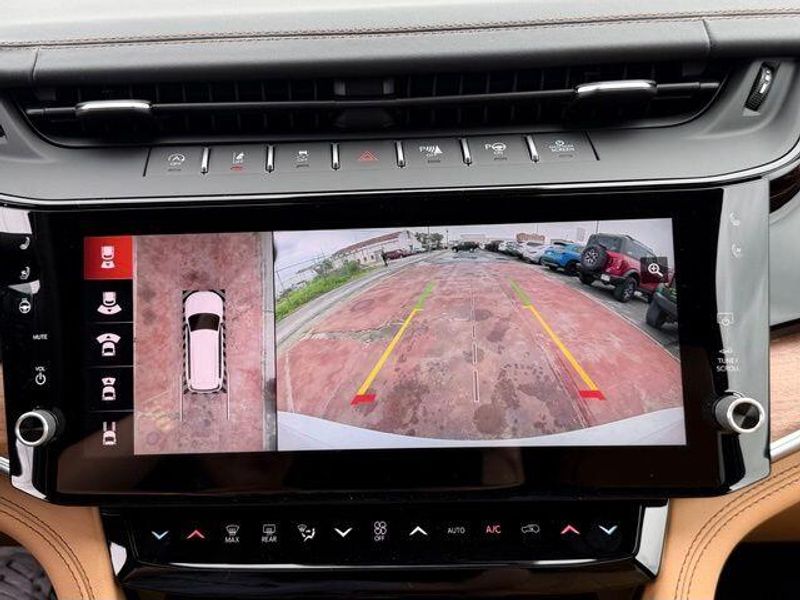 New 2027 Jeep Grand Cherokee L Summit 4x4Image 18