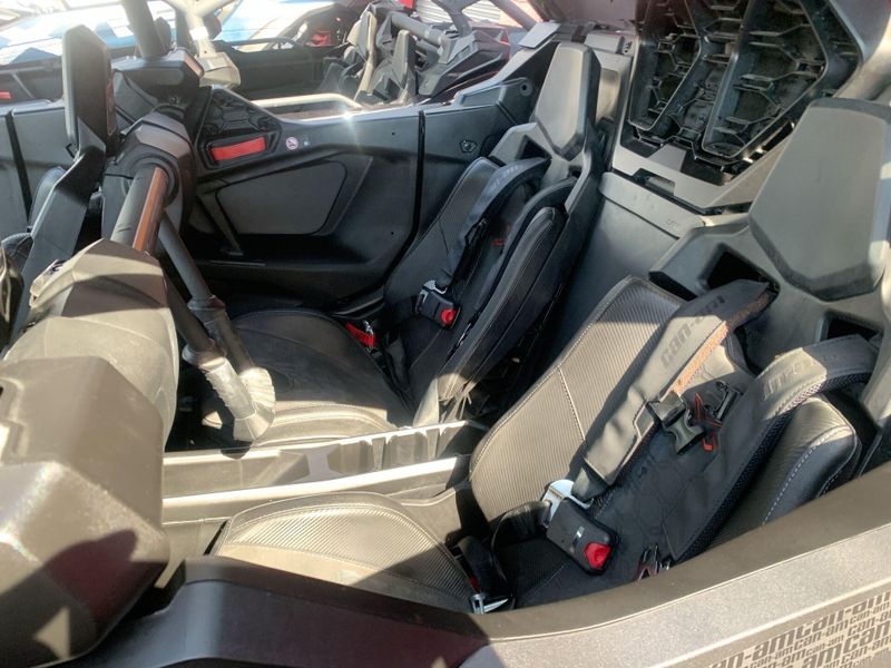 New 2025 Can-Am MAVERICK R MAX X RS 999T DCT Image 22