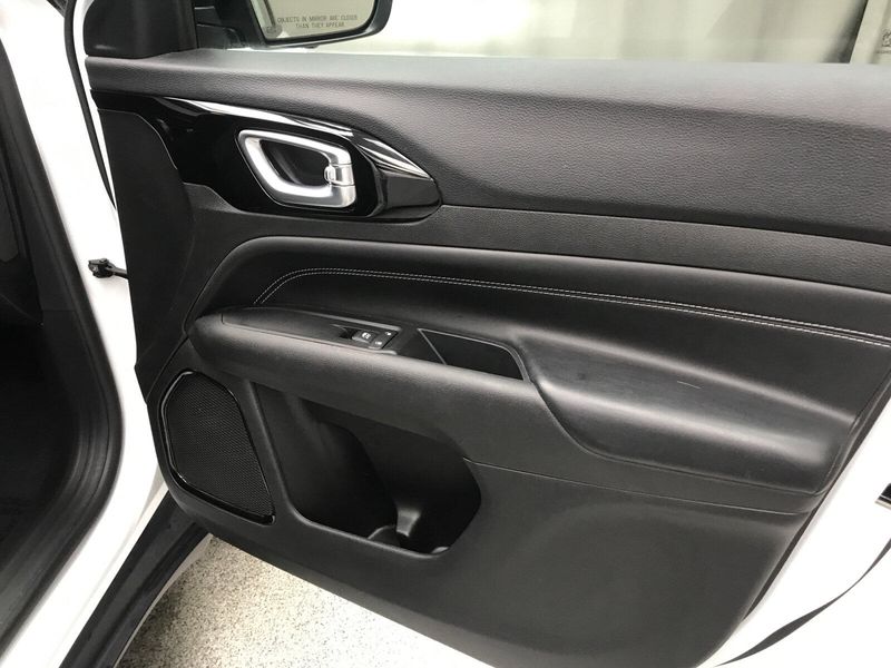 Used 2022 Jeep Compass AltitudeImage 21