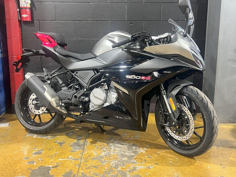 2025 CFMOTO 300SS Image 9