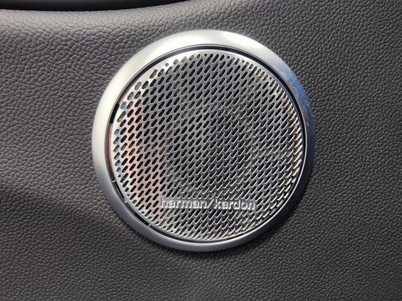 Used 2024 Alfa Romeo Giulia Veloce Premium AWD w/Sunroof/Activ AsstImage 8