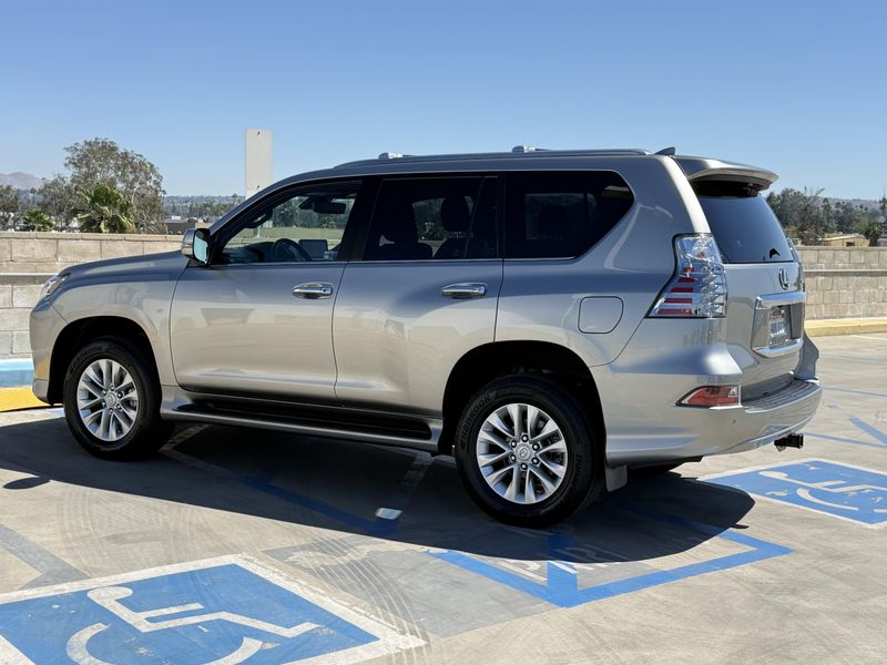 Used 2023 Lexus GX 460 PremiumImage 9