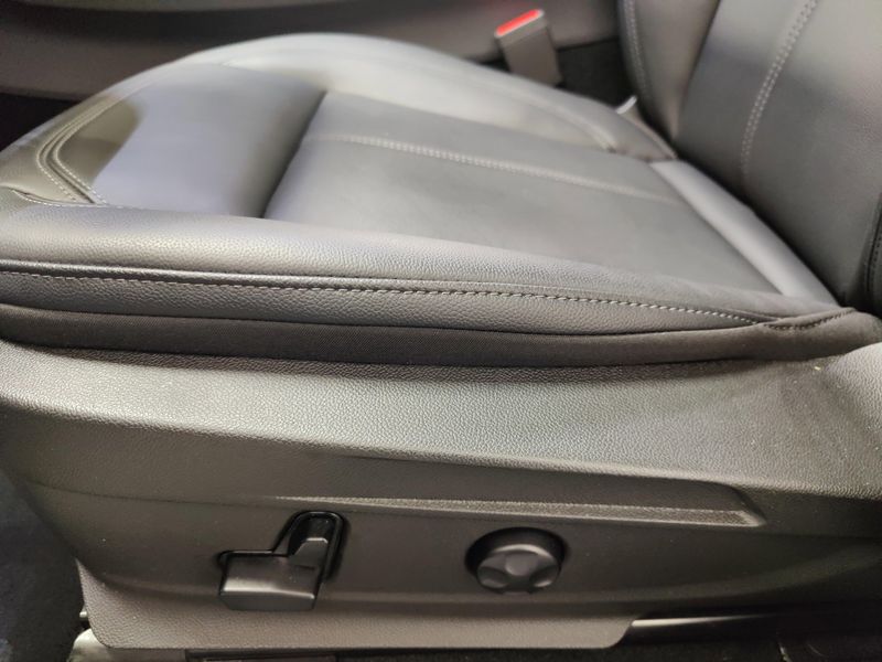 Used 2024 Alfa Romeo Stelvio Q4 AWD w/Sunroof/NavImage 18