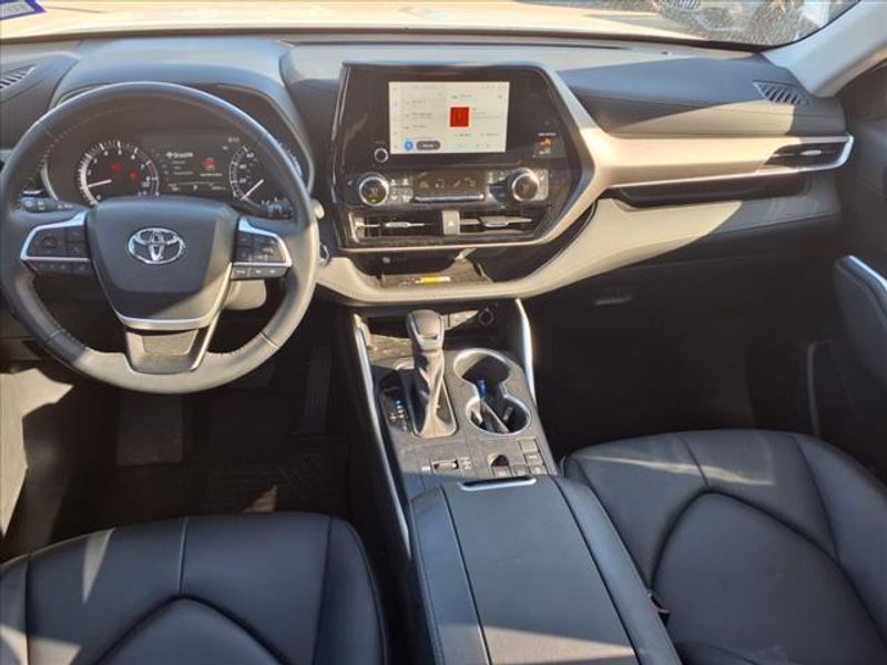 2023 Toyota Highlander XLEImage 4