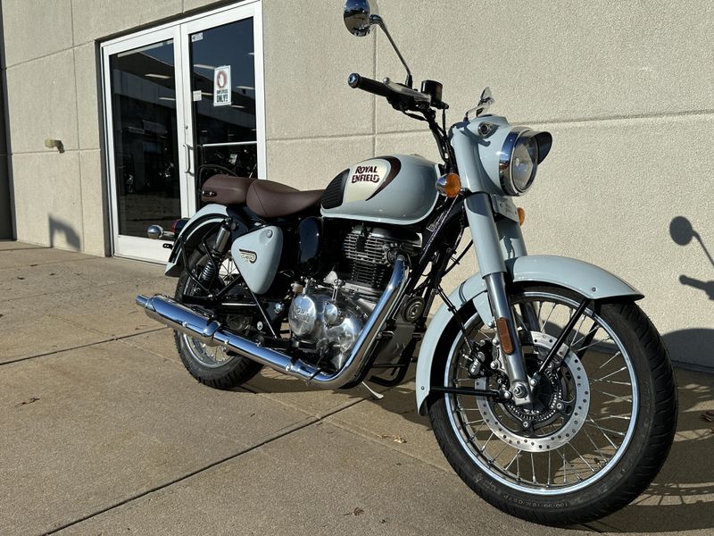 2024 Royal Enfield CLASSIC 350Image 1