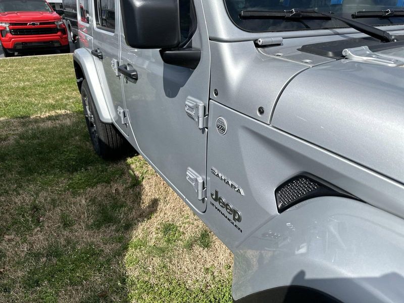 2024 Jeep Wrangler 4-door SaharaImage 5