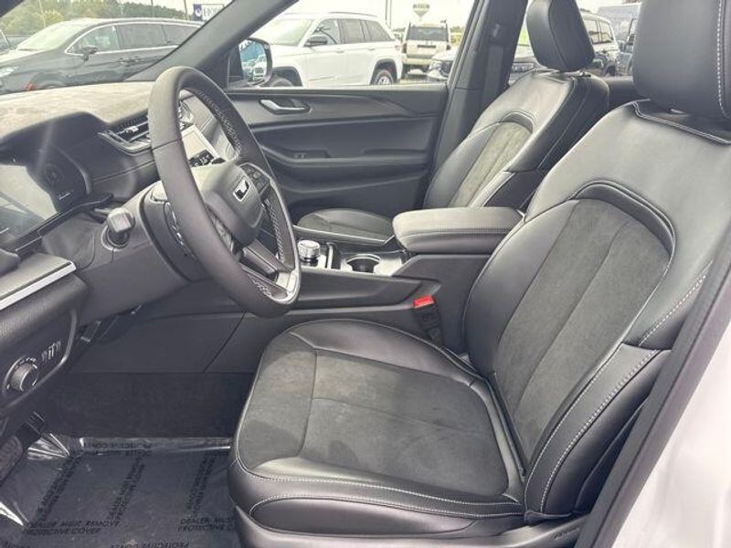 2025 Jeep Grand Cherokee Altitude X2025 Jeep Grand Cherokee L Altitude X 4x4