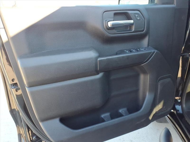 Used 2023 Chevrolet Silverado 1500 CustomImage 26