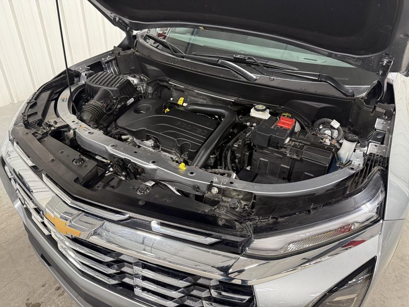 Used 2025 Chevrolet Equinox AWD LTImage 16