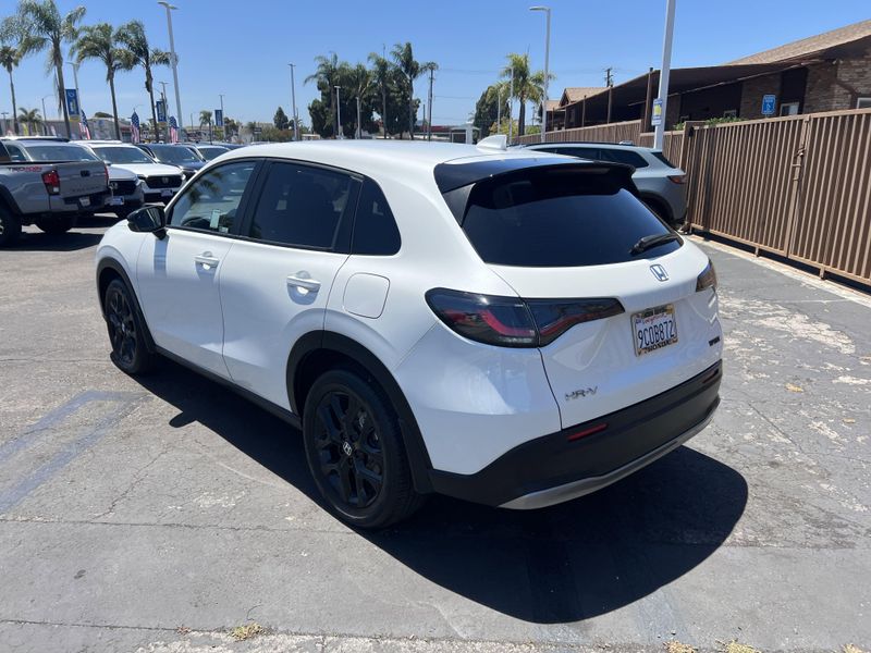 Used 2023 Honda HR-V SportImage 2