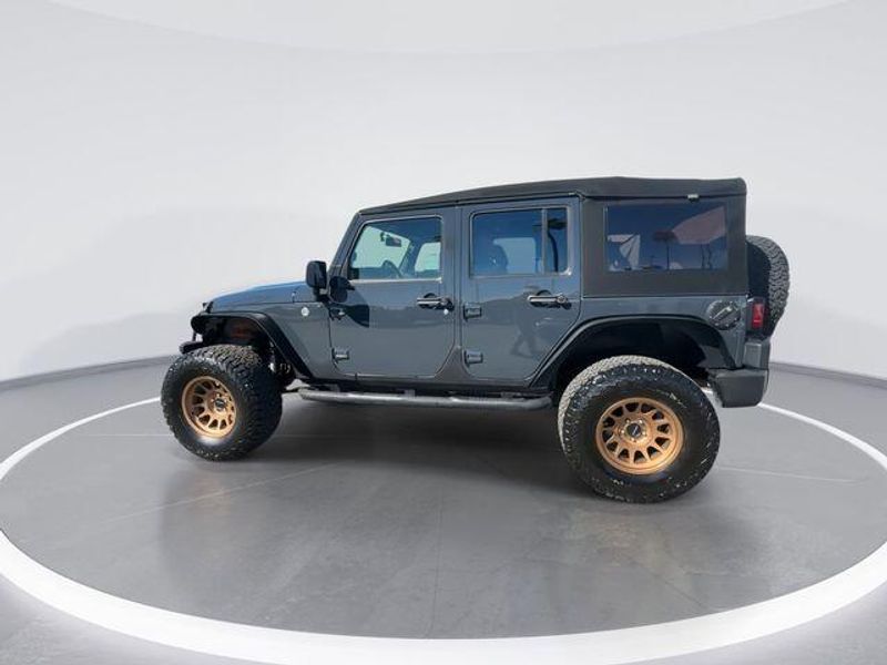 Used 2017 Jeep Wrangler Unlimited SportImage 5