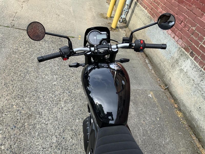 2027 Triumph STREET TRACKER 400