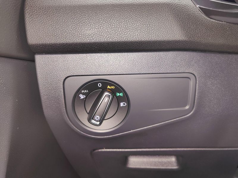 Used 2024 Volkswagen Tiguan AWD SEL R-Line w/Sunroof/NavImage 35