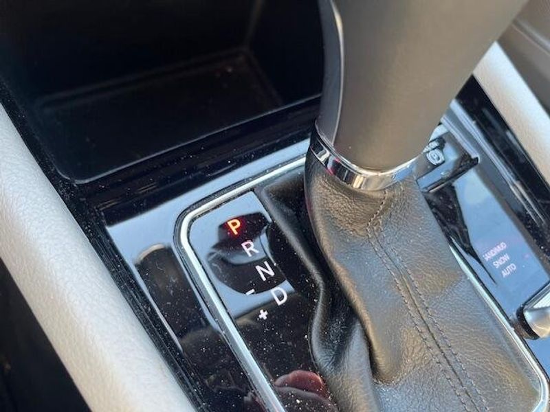 Used 2023 Jeep Compass LimitedImage 9