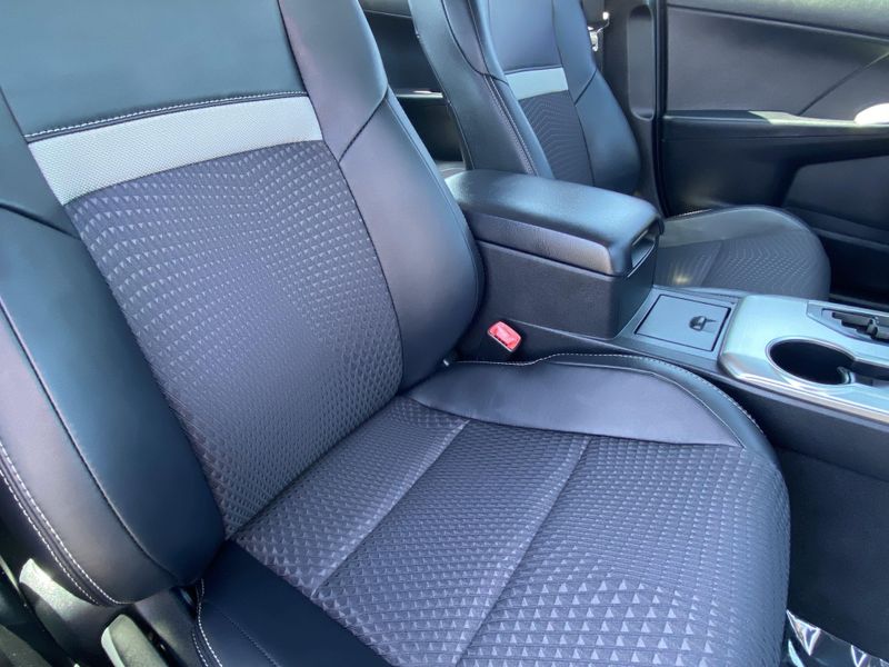 2012 Toyota Camry SEImage 13
