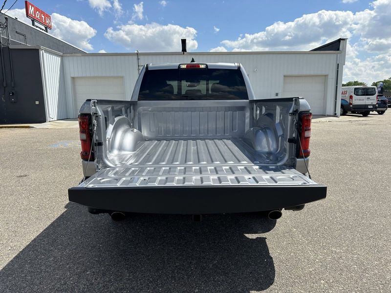 2025 RAM 1500 Big Horn Crew Cab 4x4 5