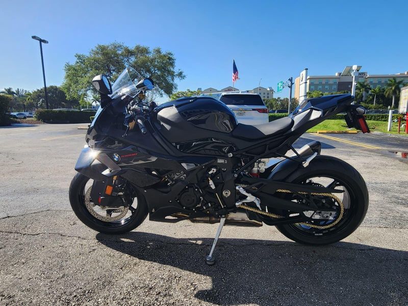 2026 BMW S 1000 RRImage 1