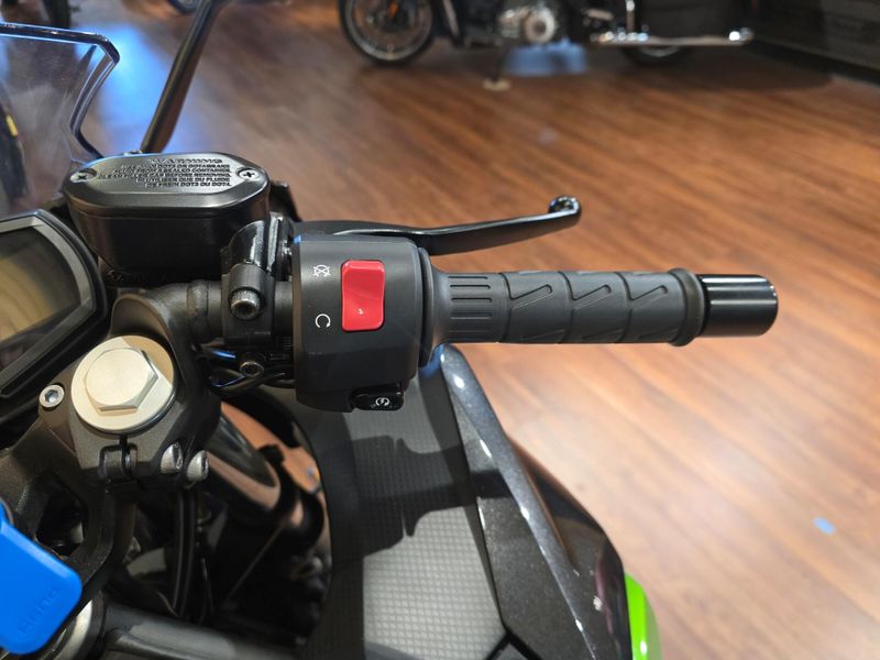 Used 2023 Kawasaki Ninja 400 Image 9