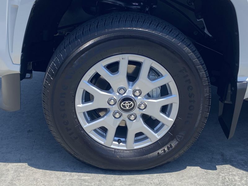 Used 2025 Toyota Tacoma SR5Image 8