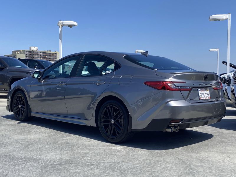 Used 2025 Toyota Camry SEImage 4