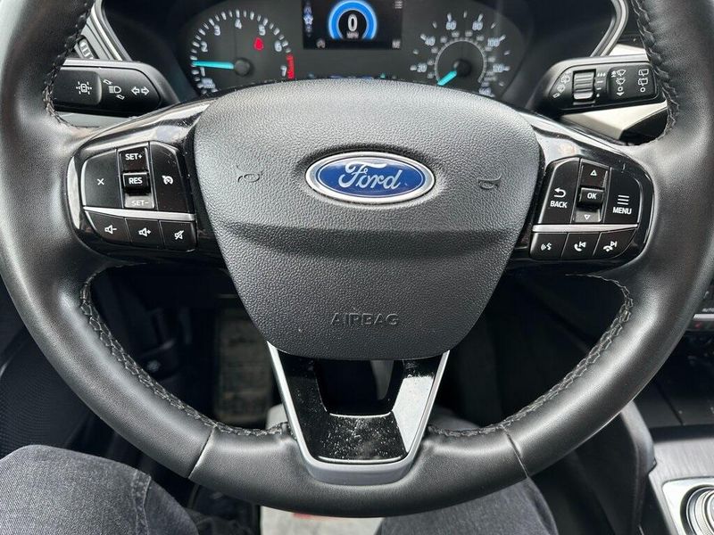 2021 Ford Escape SEImage 3