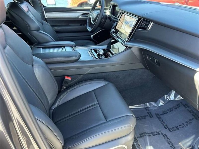 2026 Jeep Grand Grand Wagoneer Wagoneer Limited Reserve 4x4Image 12