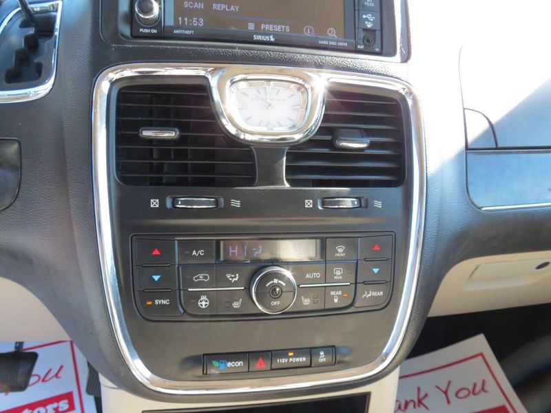 Used 2014 Chrysler Town & Country Touring L 4dr Mini VanImage 22